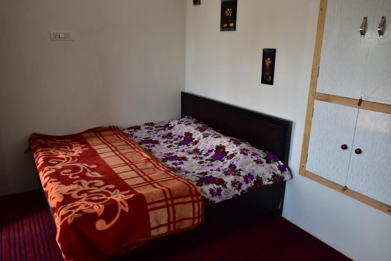Evergreen Home Stay 阿尔莫拉 外观 照片